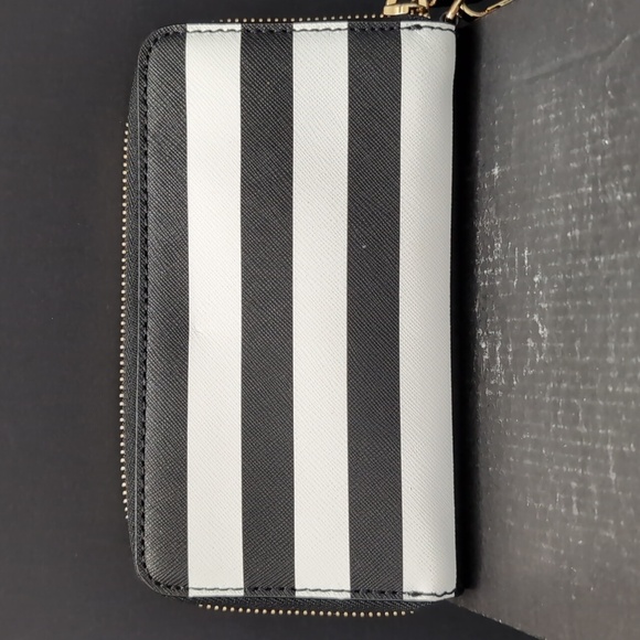 Michael Kors Black/White Striped All-around Zippered Wristlet/Wallet. - Picture 3 of 7